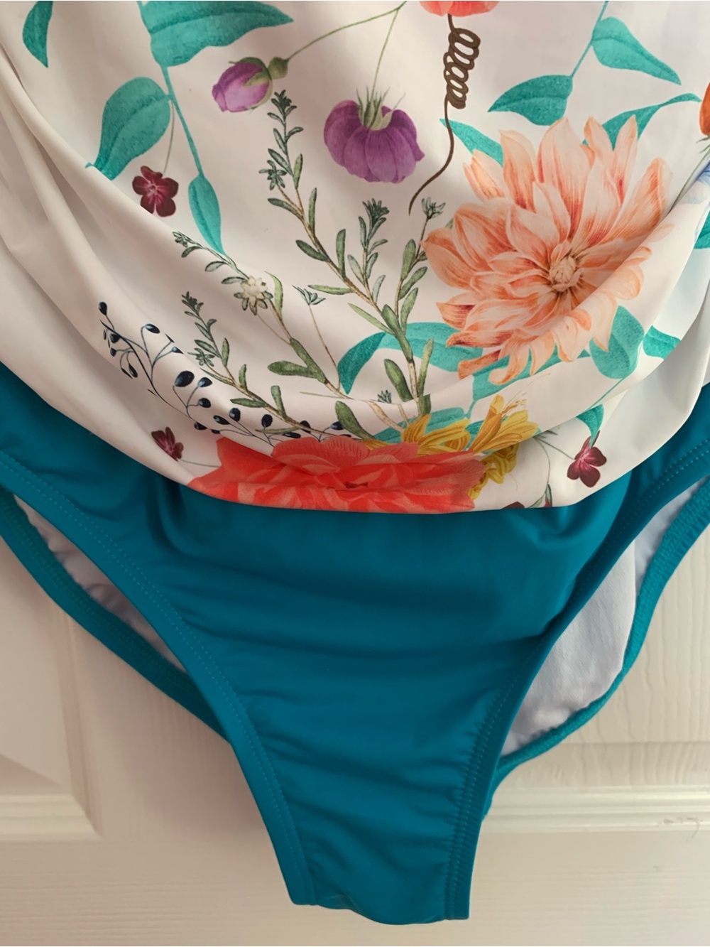 NWT Jantzen Swimsuit: 1-Piece White/Teal Multicolor Floral Top, Ruched Center 12 - Picture 7 of 15